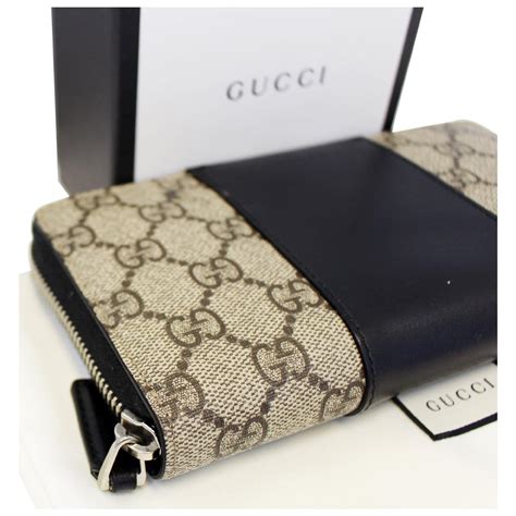 pre owned gucci wallet.